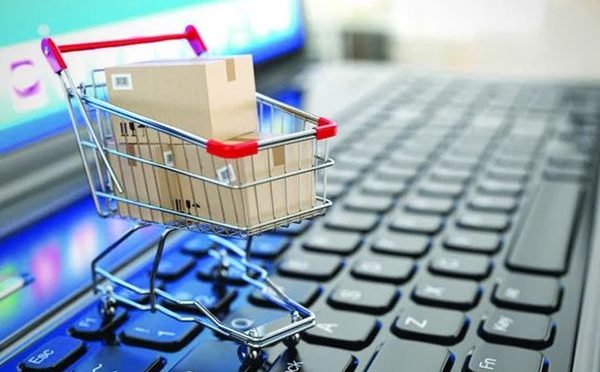 A digitális kor egyik következménye: az online bevásárlás
